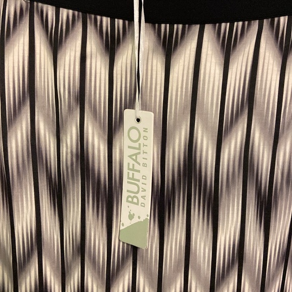 4/$50 ✨✨ Opti print maxi skirt - Picture 3 of 5